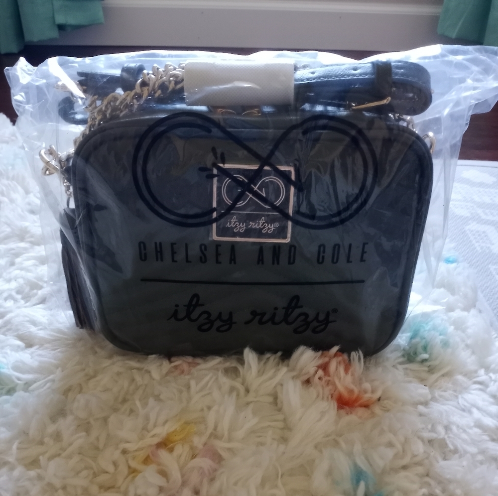 Itzy ritzy crossbody diaper bag